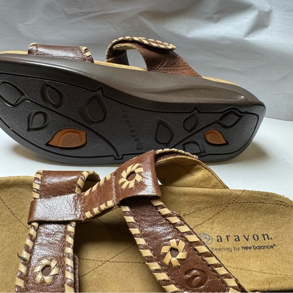 Aragon Comfort Engineering By New Balance Brown Leather Slip On Sandals - Picture 9 of 10